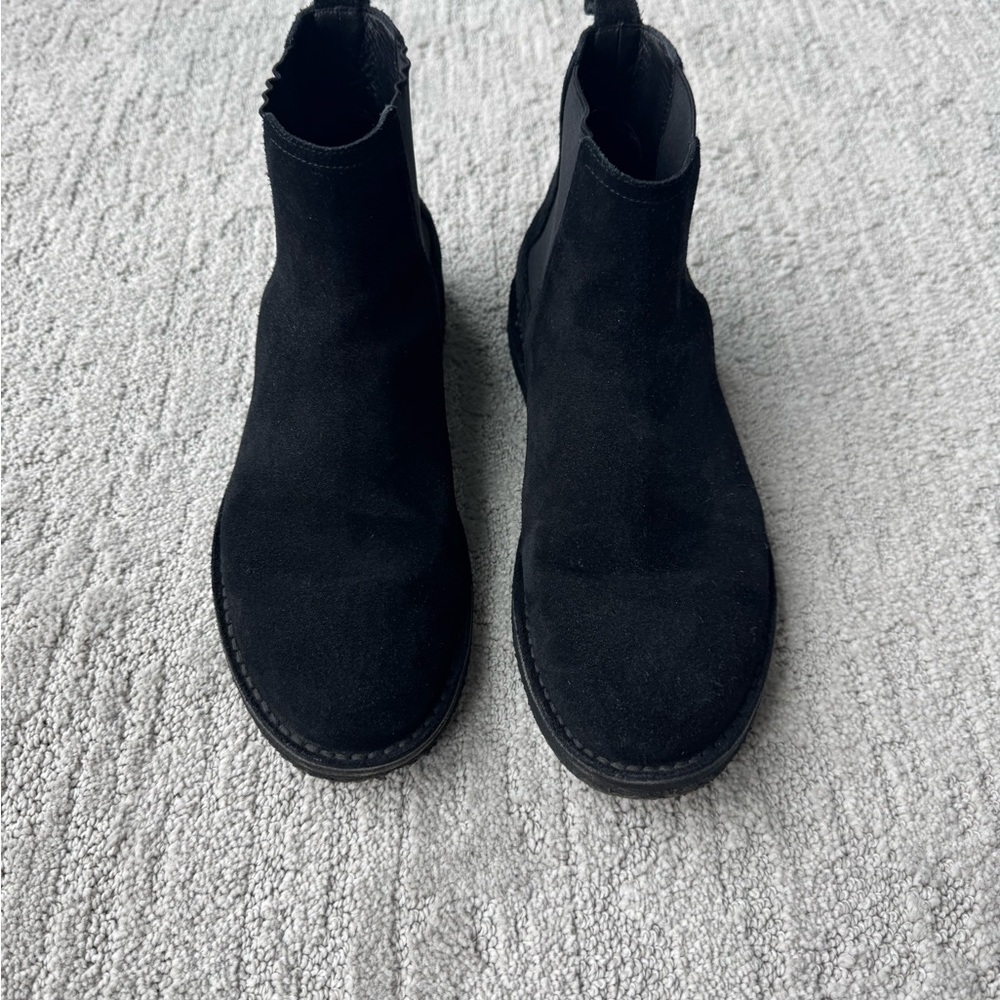 YSL (Saint Lauren) Black Suede Chelsea boots- size 41